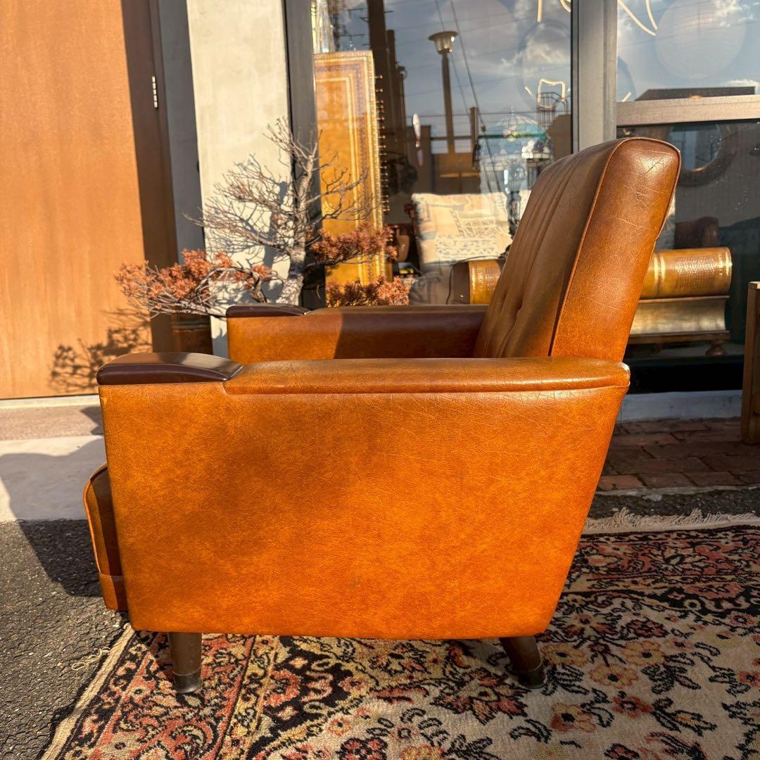 ビンテージ　レザーチェア　木製アームレスト　応接セット　1/2