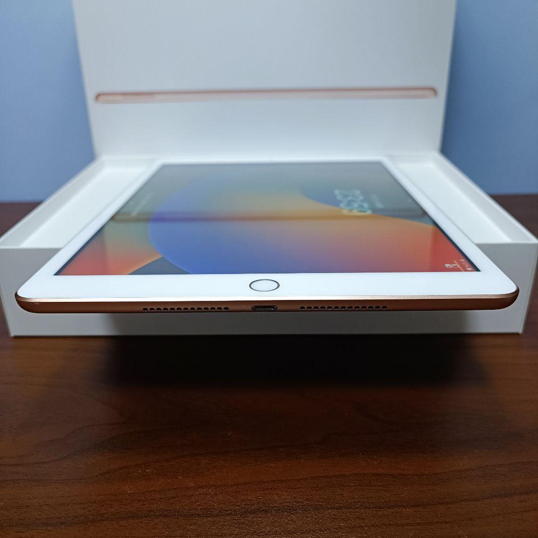 美品 iPad 10.2 第8世代 WiFi 128GB キーボード、カバー付き
