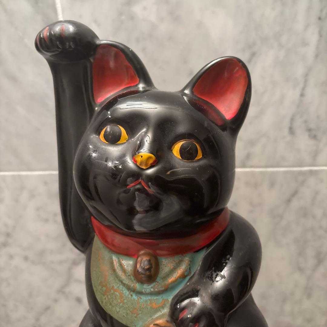 アンティーク手描きの瞳やふっくらとしたお顔が美しい招き猫