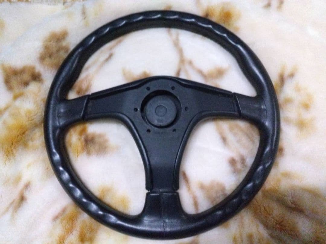イタリア製 ブラック ステアリングホイール