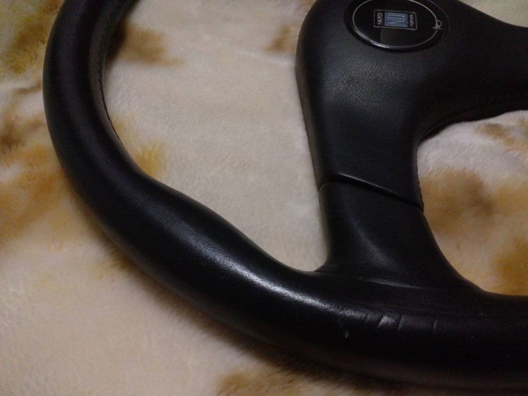 イタリア製 ブラック ステアリングホイール