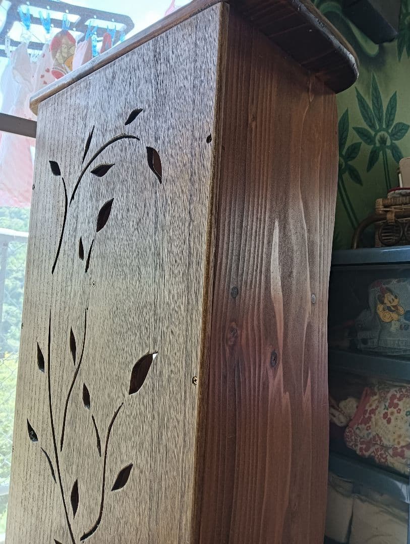 透かし棚　手作り　本立て　木製棚　国産杉