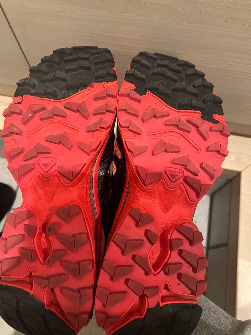 SALOMON XT-4 スニーカー レッド