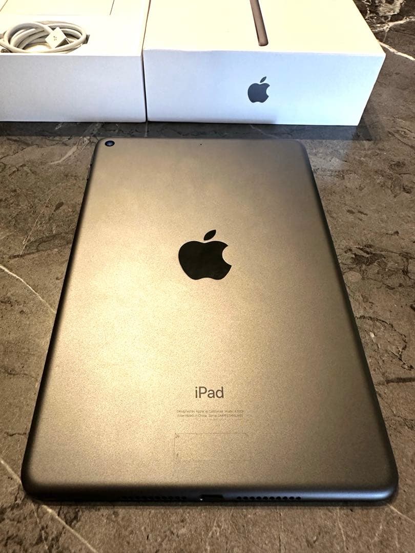 Apple iPad mini 第5世代 64GB A2133