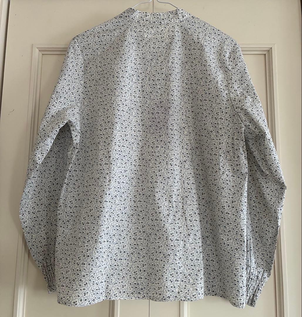 新品！sosotto リバティのバンドネックのブラウス　爽やかな小花柄
