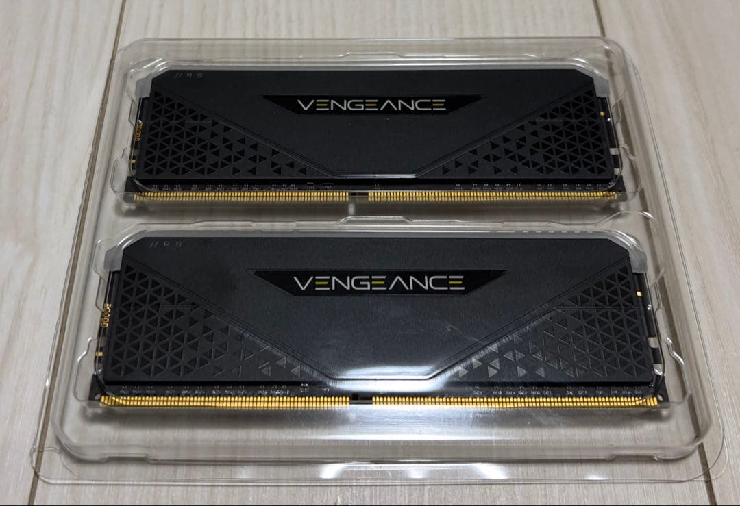 Vengeance 16G×2 3200MHz DDR4メモリ(ジャンク？)
