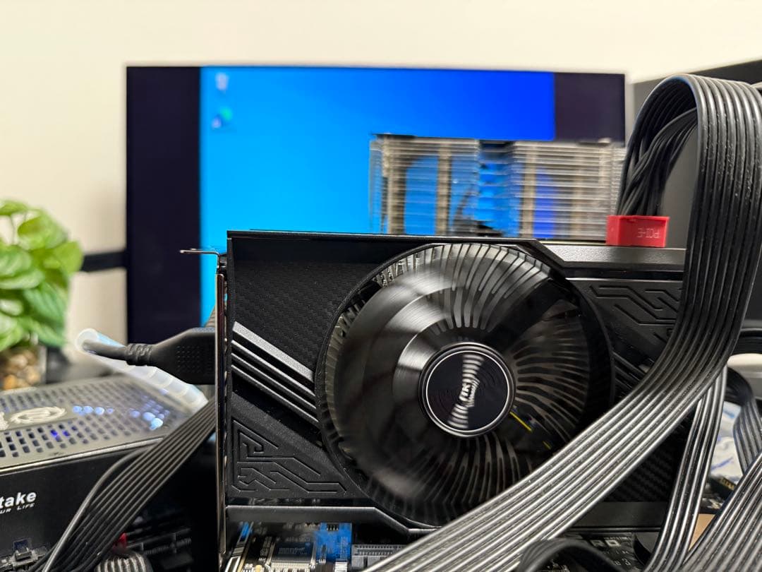 玄人志向 GALAKURO GAMING GG-RTX4060-E8GB/SF