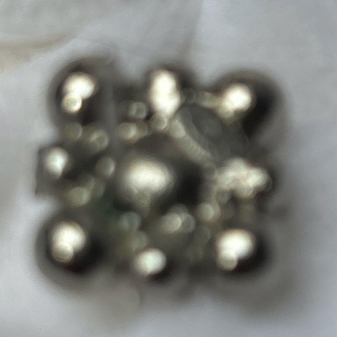 シャネルピアス片耳、又は、ピンブローチ