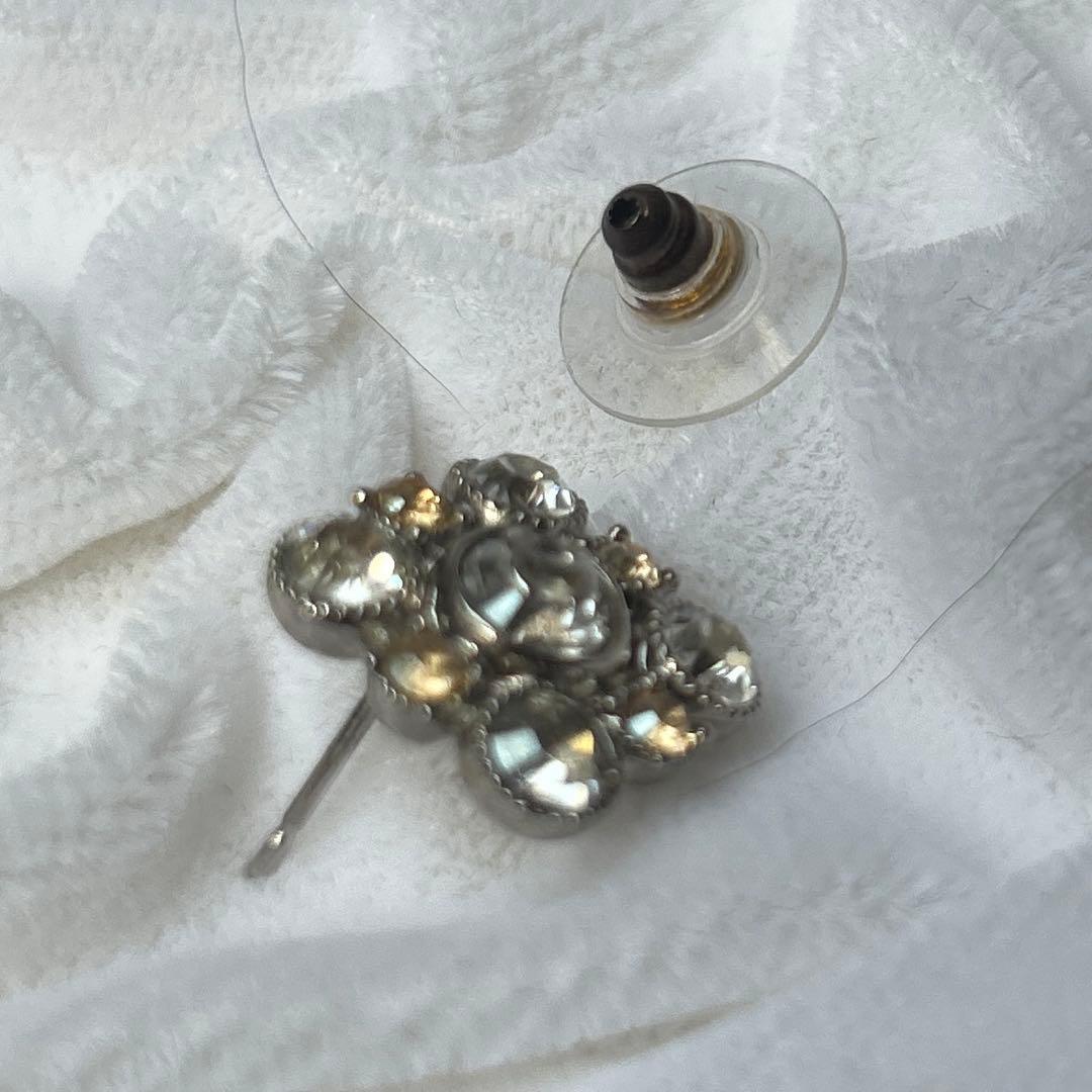 シャネルピアス片耳、又は、ピンブローチ