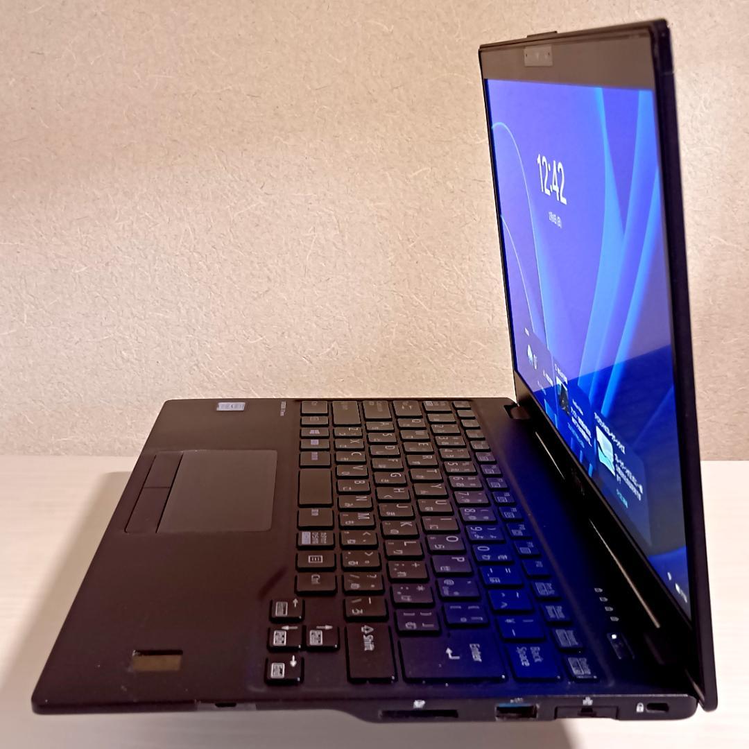 すぐ使えるライフブック/第8世代i5/メモリ8GB/SSD256GB/バッテリ良