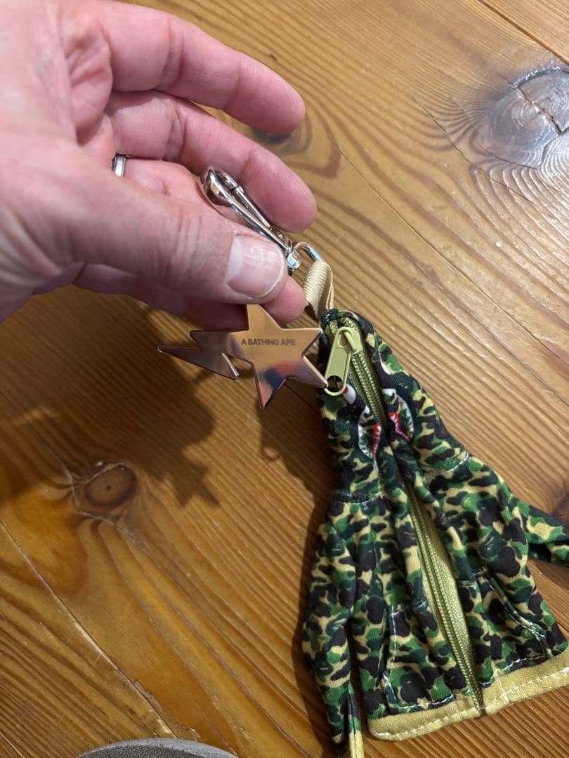 ⭐︎⭐︎A BATHING APE ⭐︎⭐︎エイプカモパーカー型キーホルダー