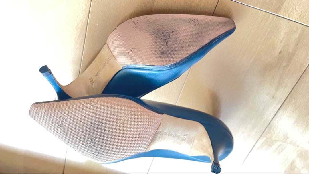 マノロブラニクMANOLO BLAHNIK 37.5