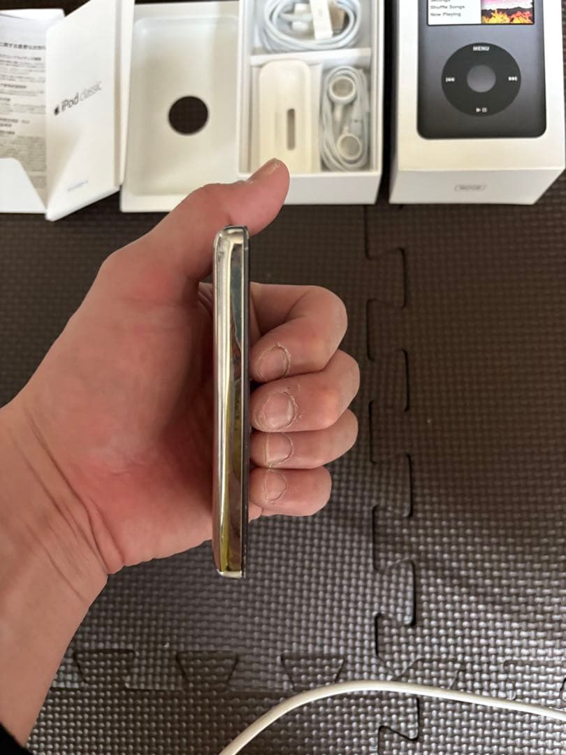 iPod Classic 160GB 本体と付属品