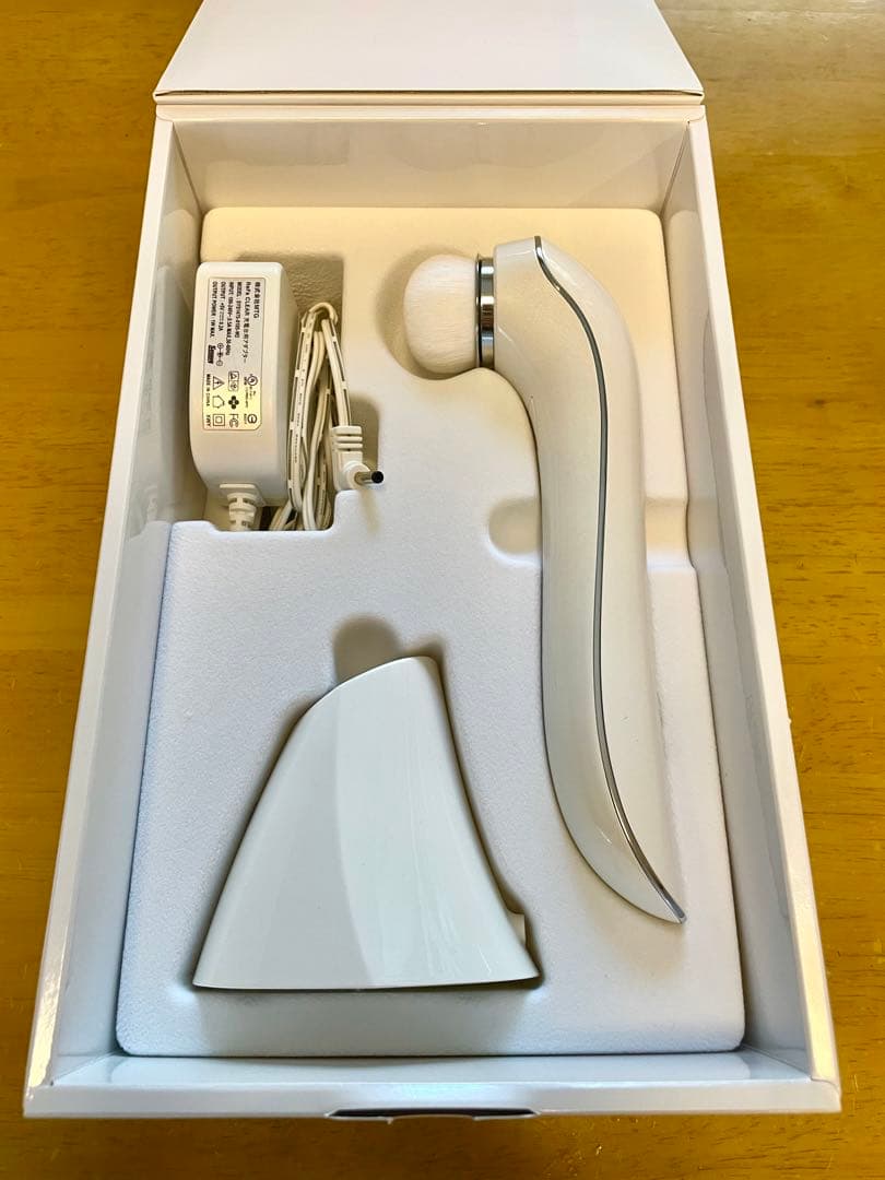 Refa CLEAR〜3D音波洗顔ブラシ〜