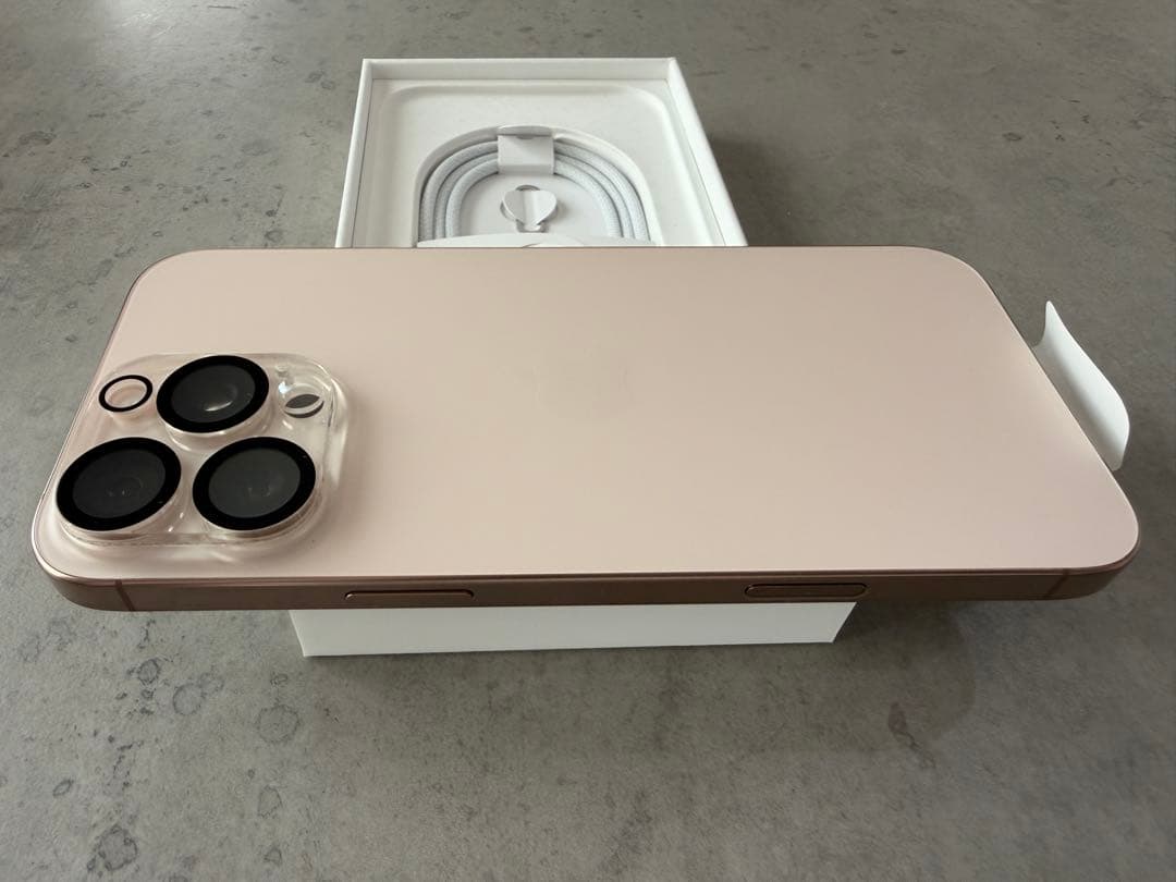 iPhone16Pro Max デザートチタニウム 256GB