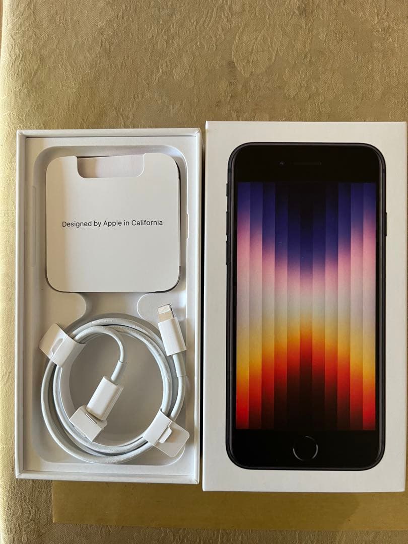 Apple iPhone SE (第3世代) ブラック 本体 64gb