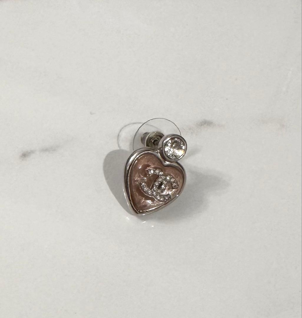 CHANEL ハート型ピアス 片耳