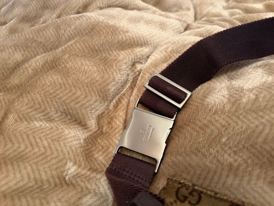 人気モデル　GUCCI グッチ GG柄　ボディバック