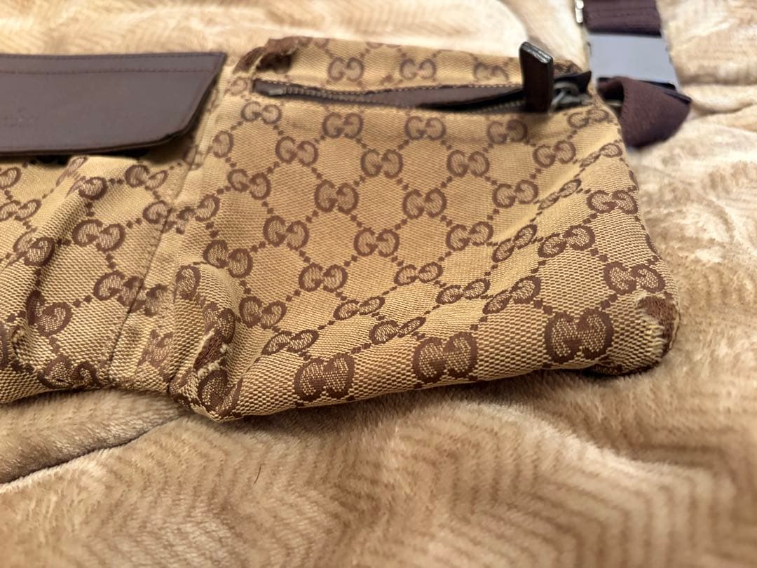 人気モデル　GUCCI グッチ GG柄　ボディバック