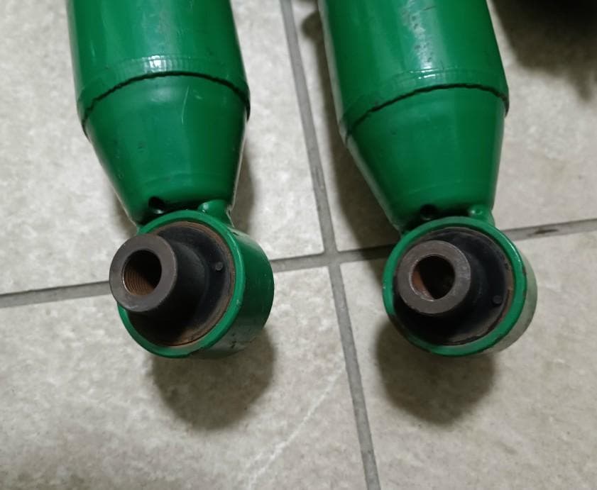 プリウスZVW30/35 フルタップ式車高調TEIN