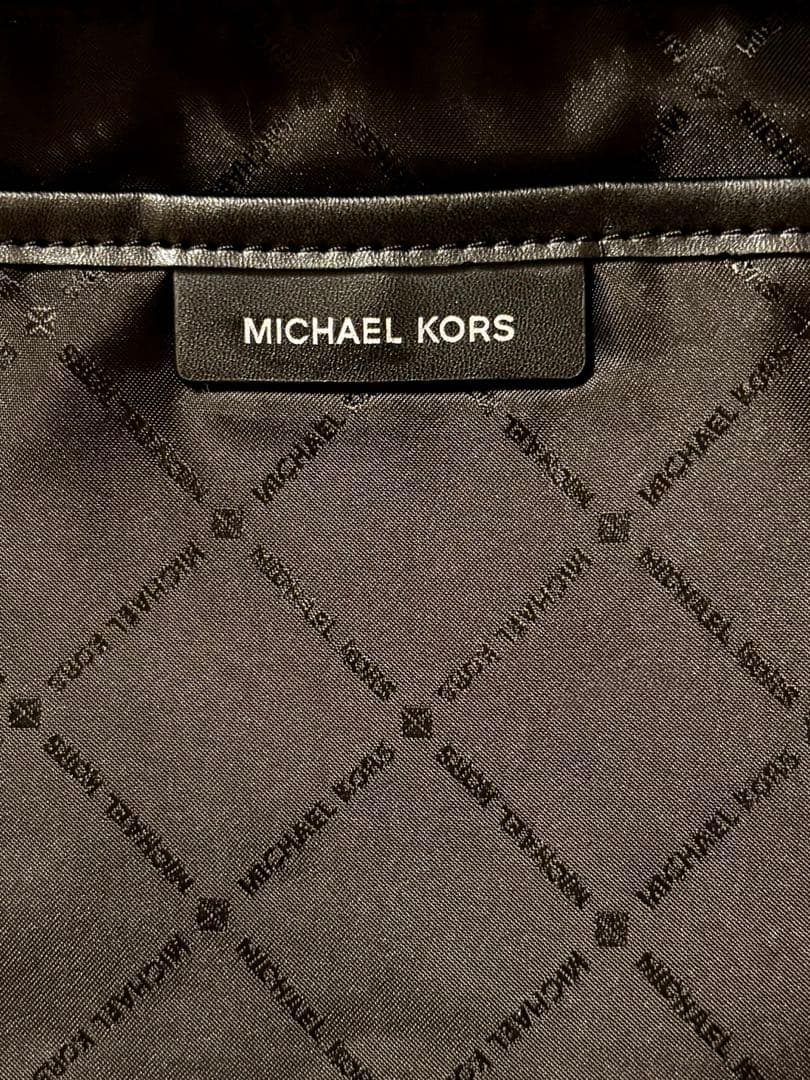 MICHAEL KORS マイケルコース リュック 黒 内綿入り 光沢感 保証書