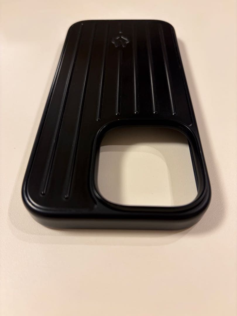 RIMOWA iPhone 16 Pro ブラック　アルミニウム