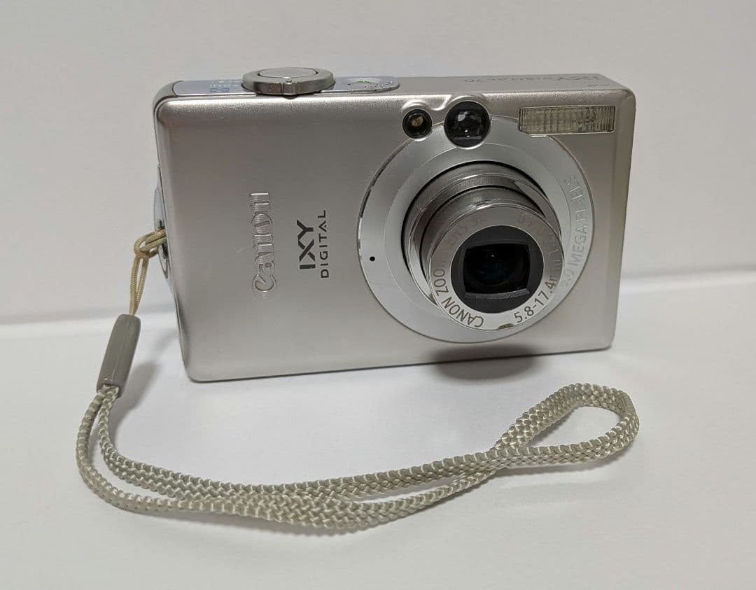 デジタルカメラ　IXY DIGITAL 70　中古　バッテリー抜き