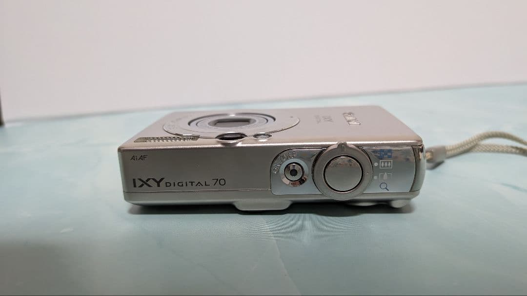 デジタルカメラ　IXY DIGITAL 70　中古　バッテリー抜き
