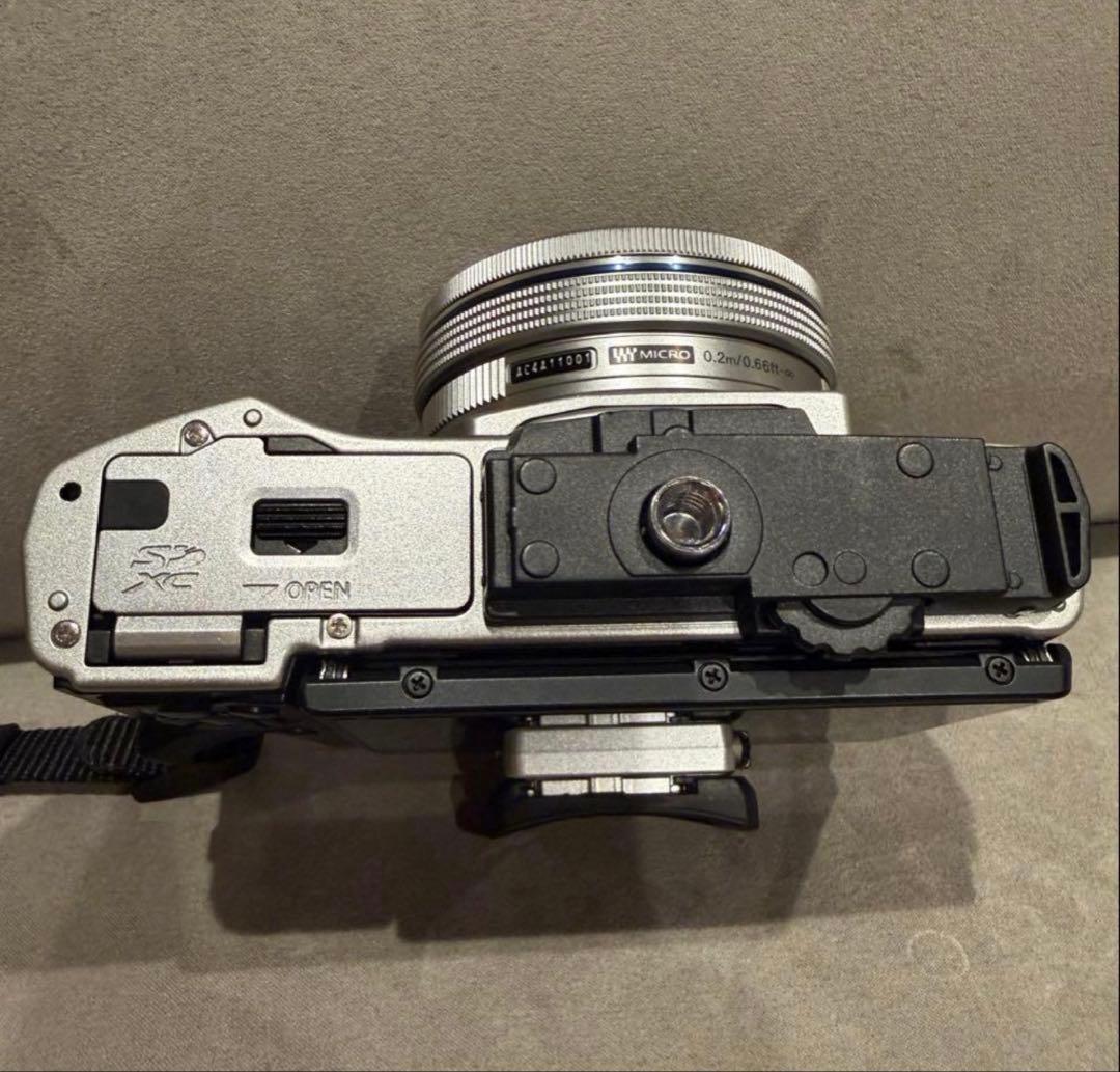 デジタルカメラ OLYMPUS OM-D E-M10