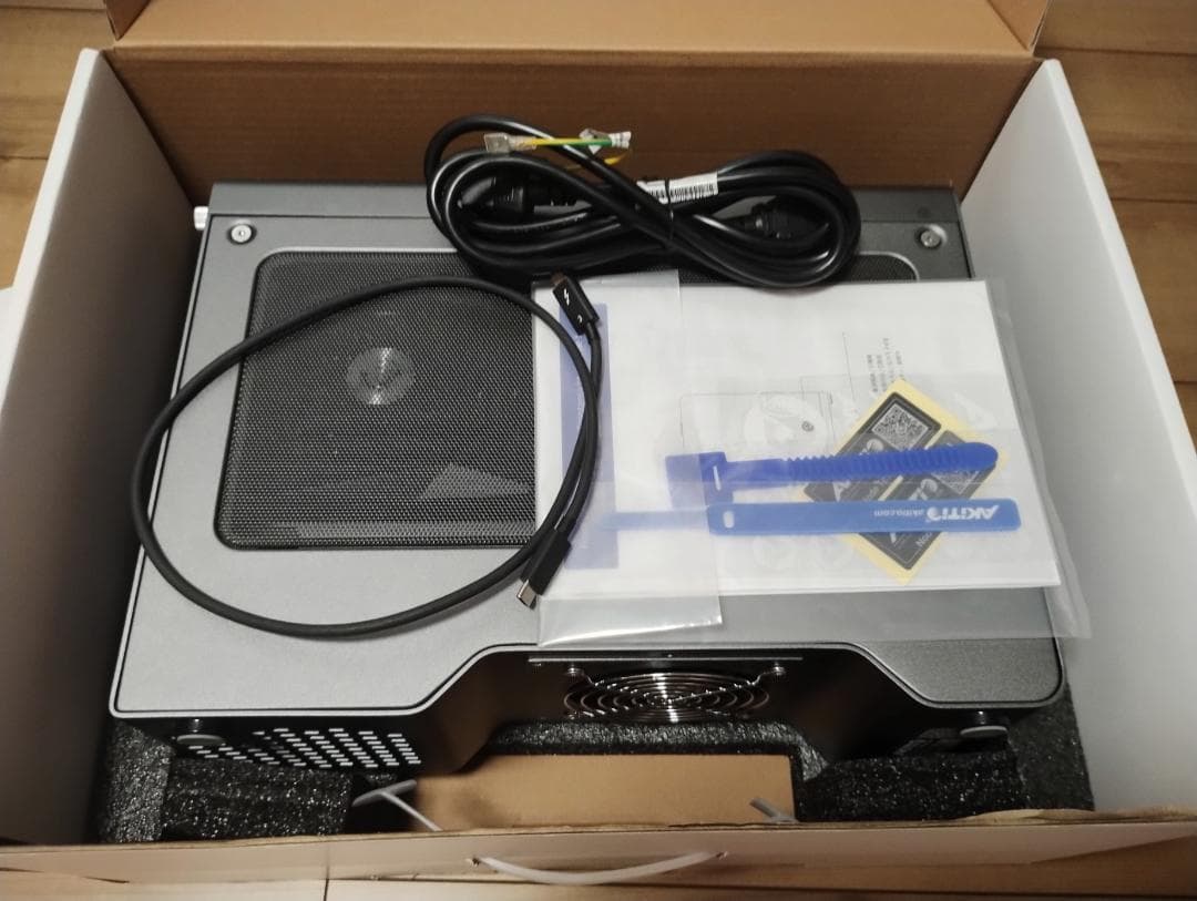 MSI GeForce RTX 3080+AKITIO Node GPUケース