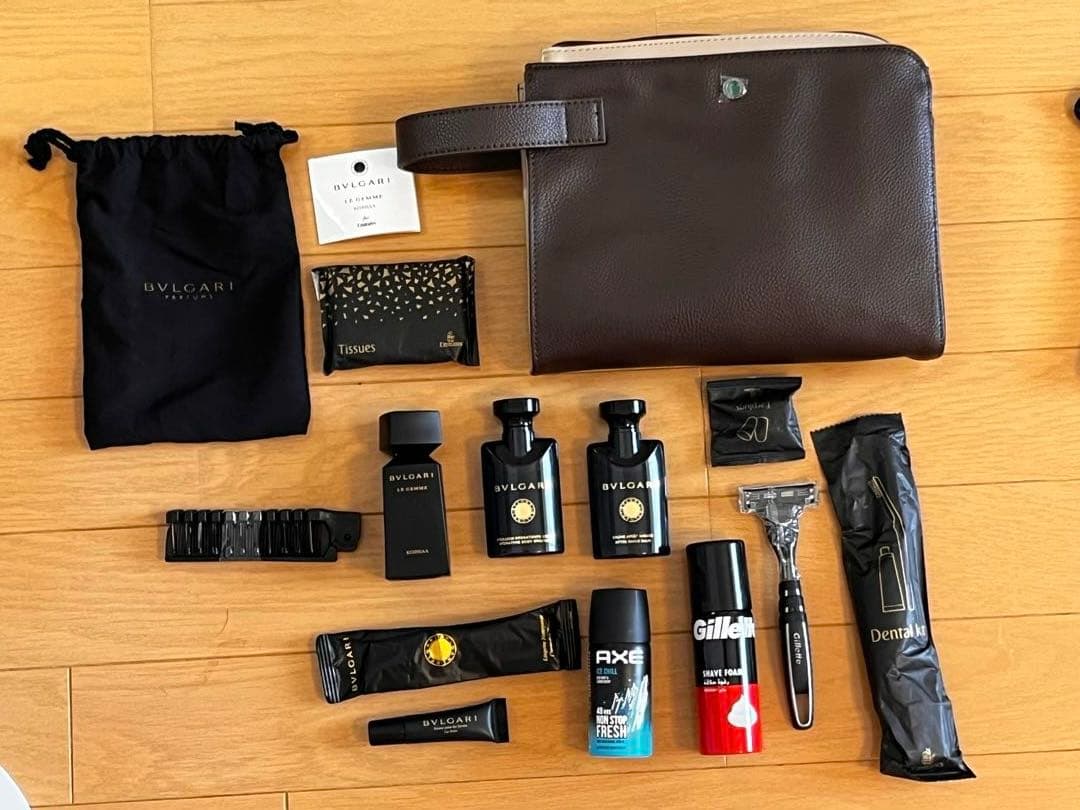 エミレーツ航空ファーストクラスアメニティバッグ(女性用、男性用)、トートバッグ等