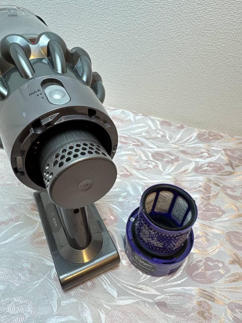 【分解洗浄済】43-ダイソン dyson v10 sv12 掃除機 作動品