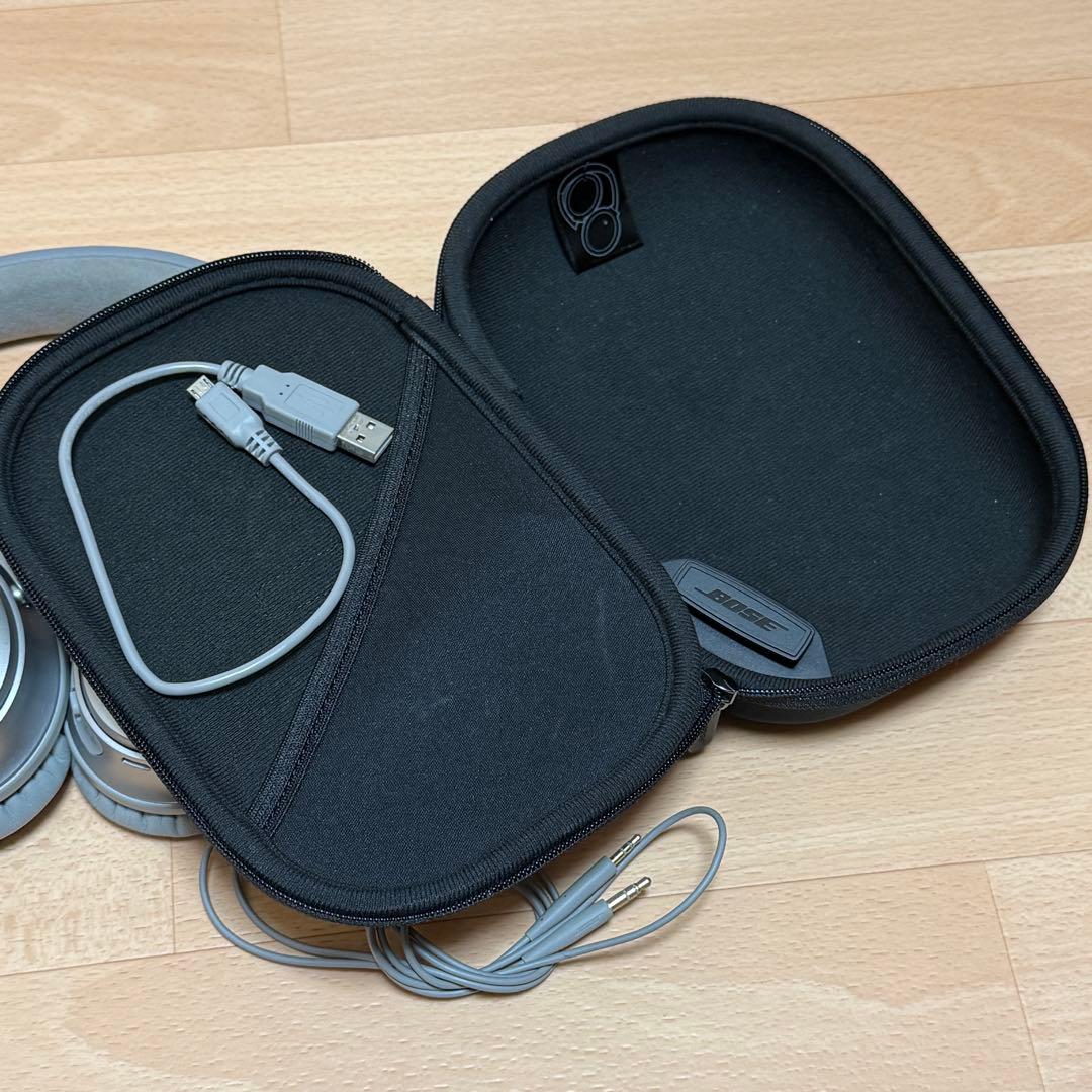 Bose ワイヤレスヘッドホン 有線　シルバー　ケース付き