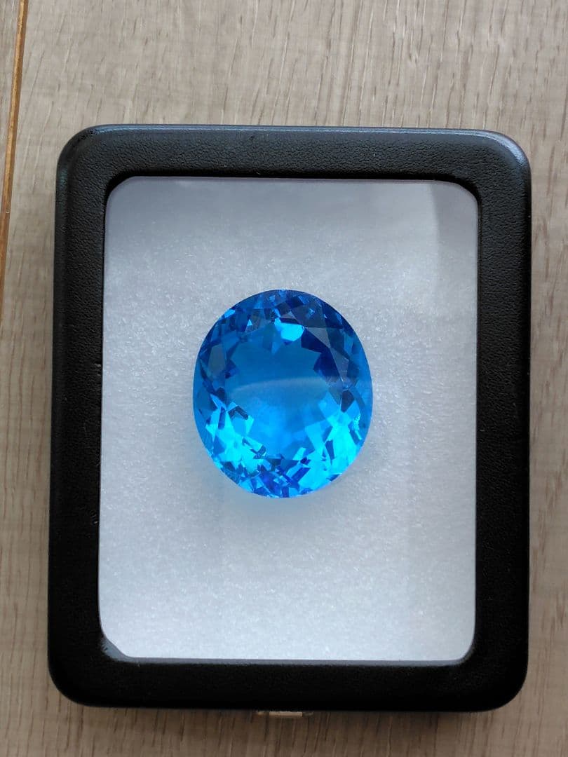 ブルートパーズ　特大　大粒　ルース