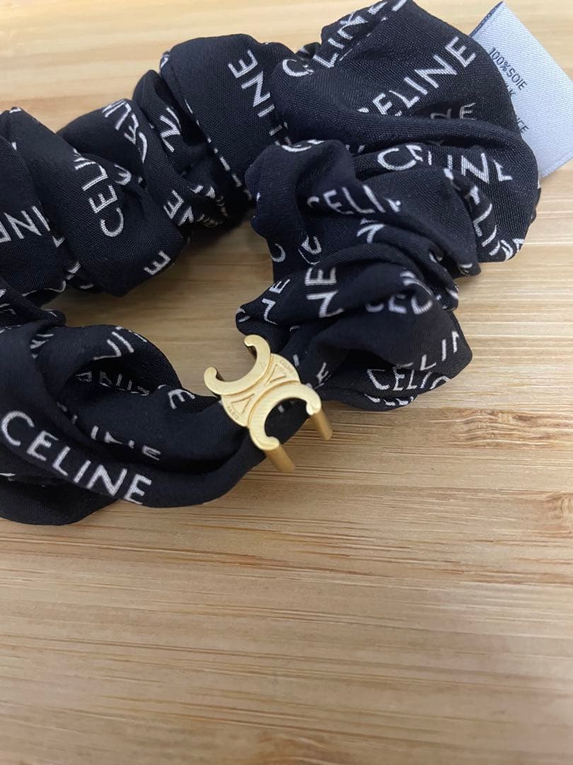 CELINE ブラック ロゴシュシュ