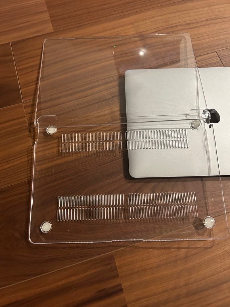 MacBook Air 透明ケース付き
