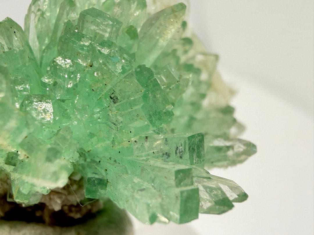 インド産　グリーンアポフィライト　鉱物標本