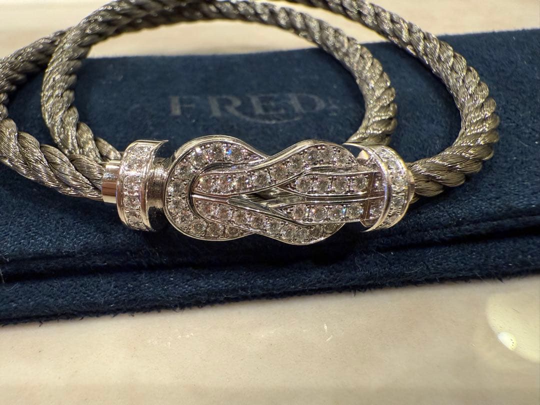 おかかさま専用FRED 結び目デザイン ブレスレット