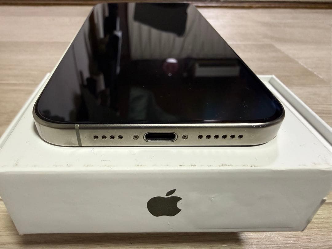 超美品　中国版　iPhone15 Pro Max 256GBナチュラルチタニウム