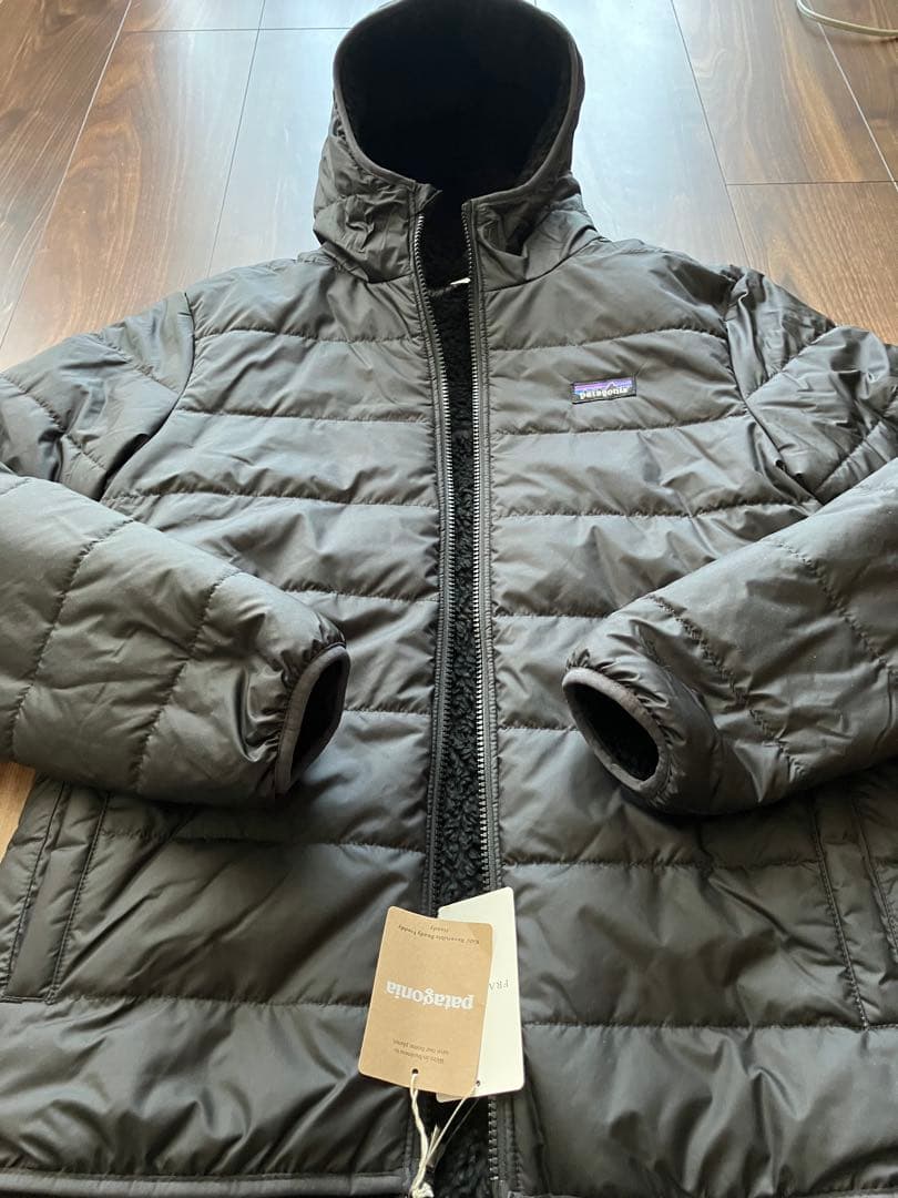 ★完売★新品タグ付★PATAGONIA キッズリバーシブルレディフレディフーディ