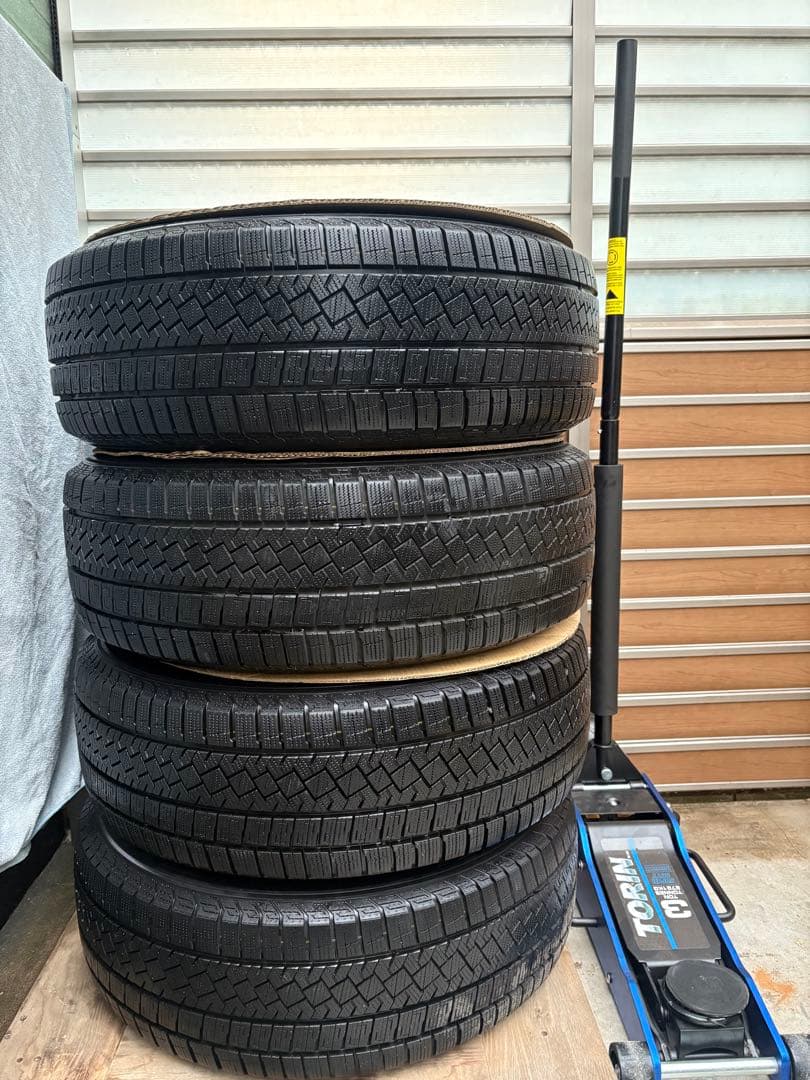 アウトランダーPHEV スタッドレスホイールセット 235/60 R18