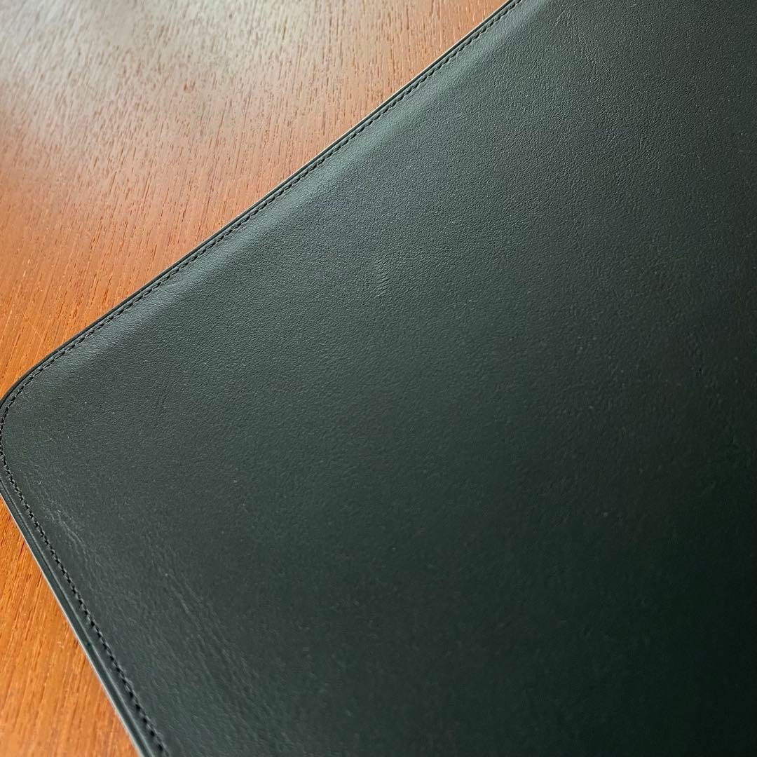 13インチMacBook Air/MacBook Pro用 レザースリーブ 黒