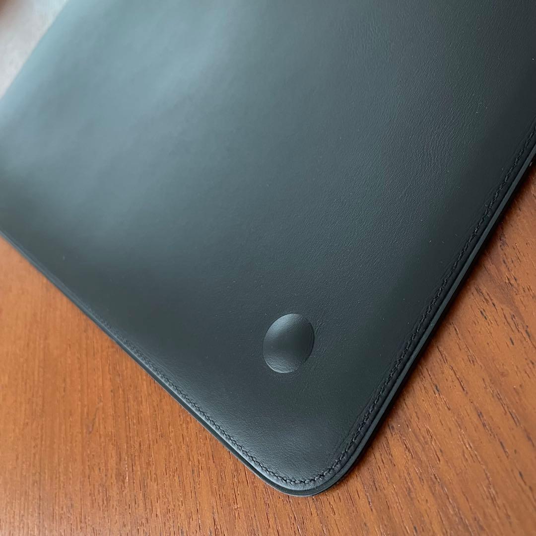 13インチMacBook Air/MacBook Pro用 レザースリーブ 黒