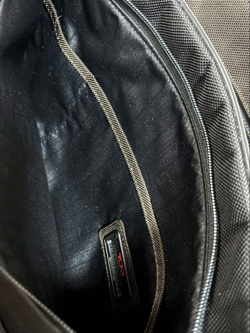 美品　TUMIビジネスバッグ ブラック ナイロン レザー　大容量