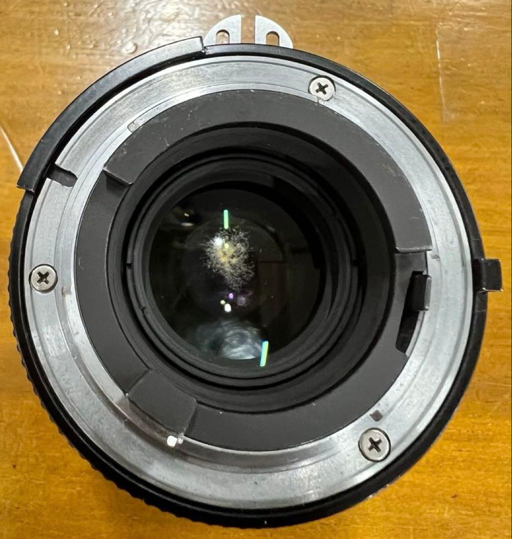 ニコン　単焦点レンズ　Ai　NIKKOR　85ｍｍ　f2　前後キャップ付き