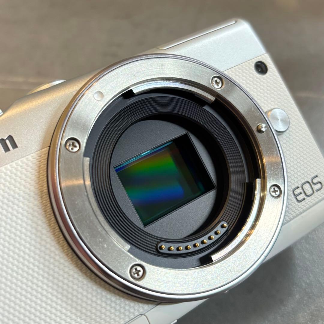 美品　Canon EOS M100 ホワイト