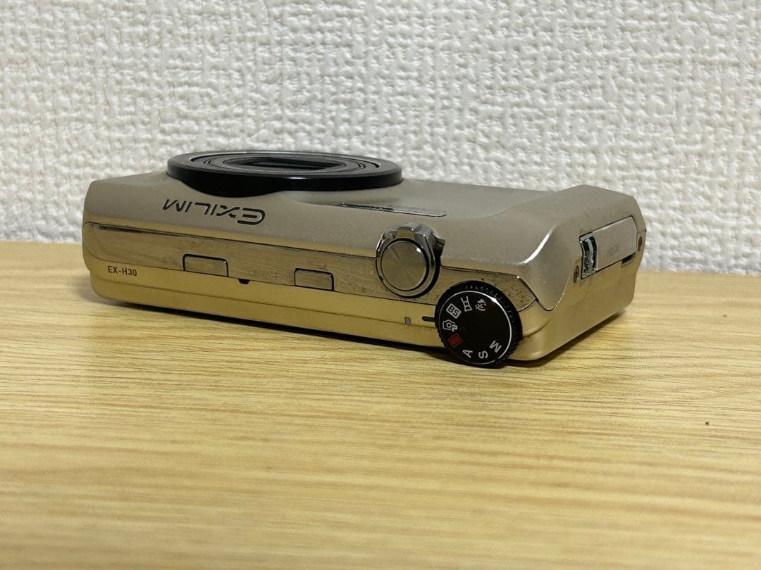 デジタルカメラ Casio EXILIM EX-H30 083