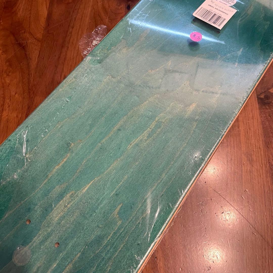 ファッキンオーサム　スケートボードデッキ　スケボーデッキ　新品　8.5