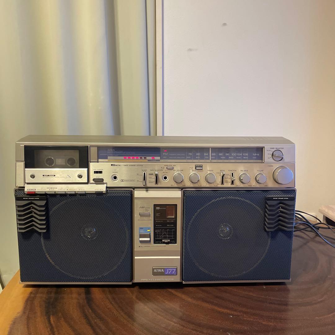 AIWA J77MKⅡラジカセ カセットテープ FM/AM 希少　レトロラジオ