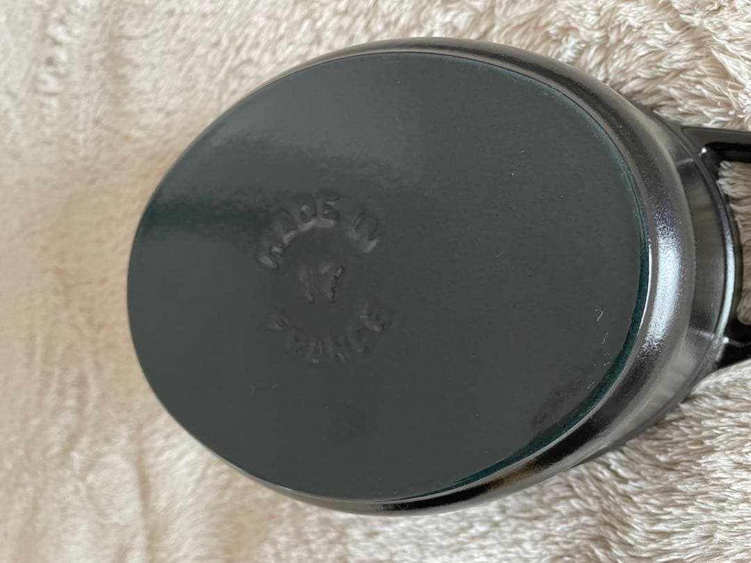 美品　staub ストウブ　オーバル　17cm 黒